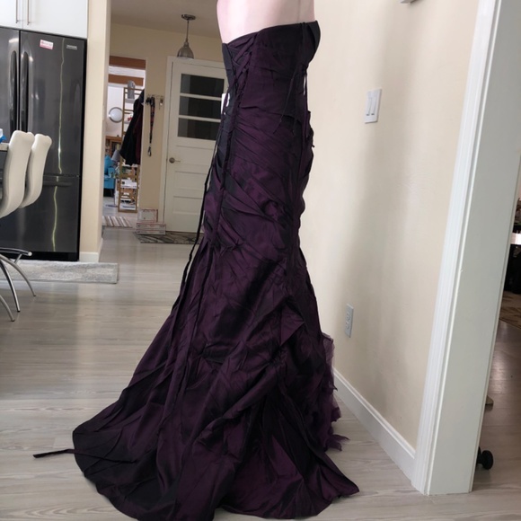 Eggplant Vertical Ruffles - Picture 3 of 14